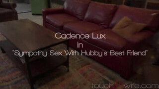 Cadence Lux fiatalabb dákót akar