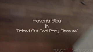 Havana Bleu várja a méretes dákót