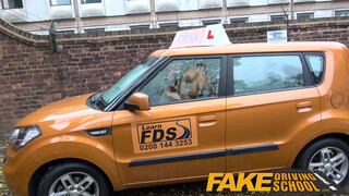Fake Driving School - meg se kottyan a dupla pöcs a csajnak