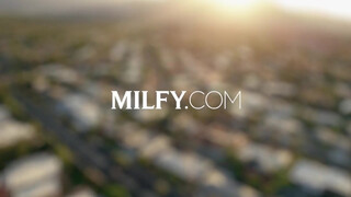 MILFY - Savannah Bond megkívánta a latin amerikai dákót